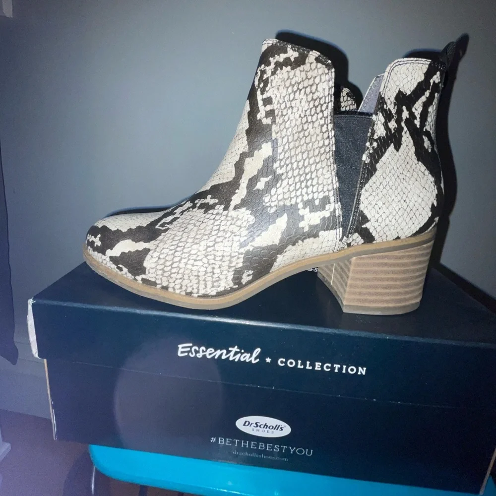 ♠️Dr. Scholl's Women's Snake Print Ankle Boots